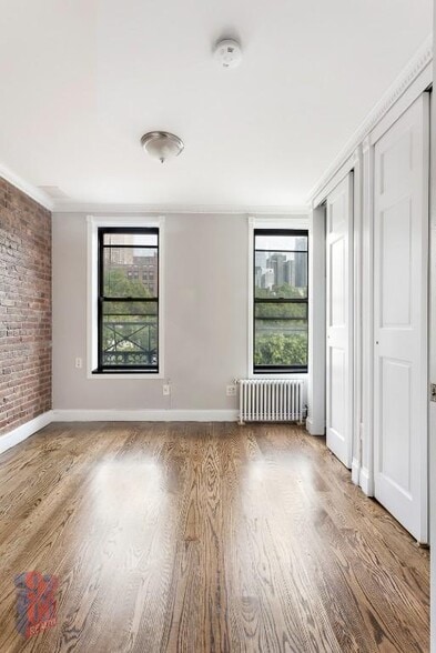 Building Photo - 697 Tenth Ave (47th & 48th Ave), #3FN