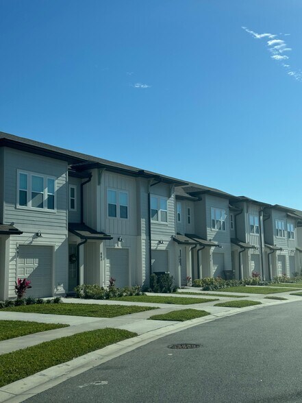 Building Photo - 706 Longboat Dr