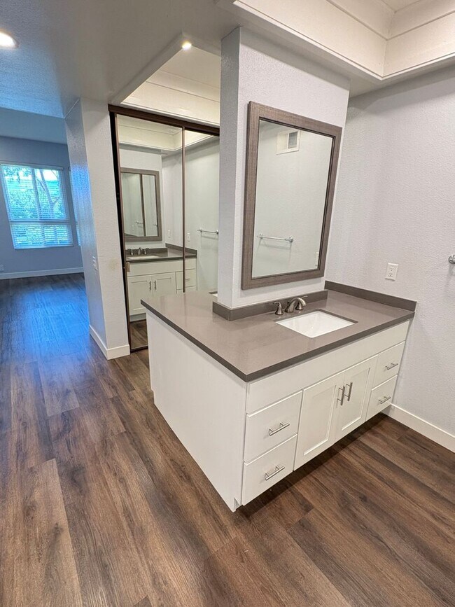 Building Photo - Serenity awaits in this upgraded 2 bedroom...