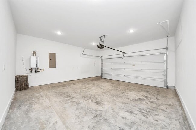 Building Photo - 1420 Shaded Rock Dr
