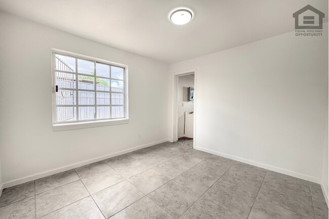 Building Photo - 4Bed/2Bath House at McDowell Rd/32nd St! Move-In Ready on 07/02/2026! – NO HOA!