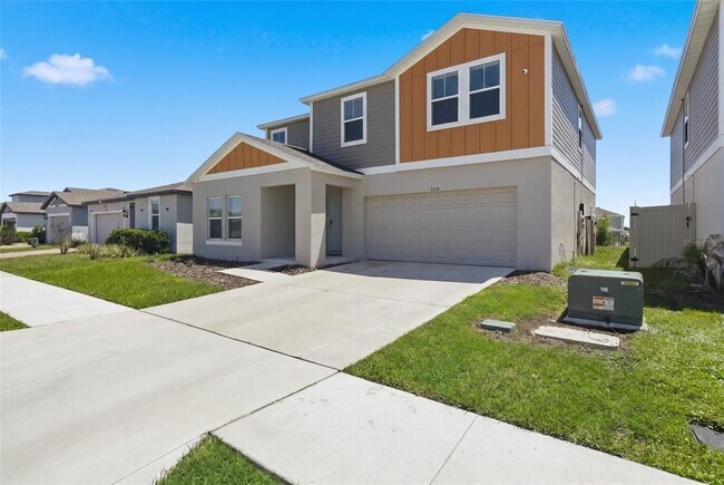 Building Photo - 1330 Current Pl