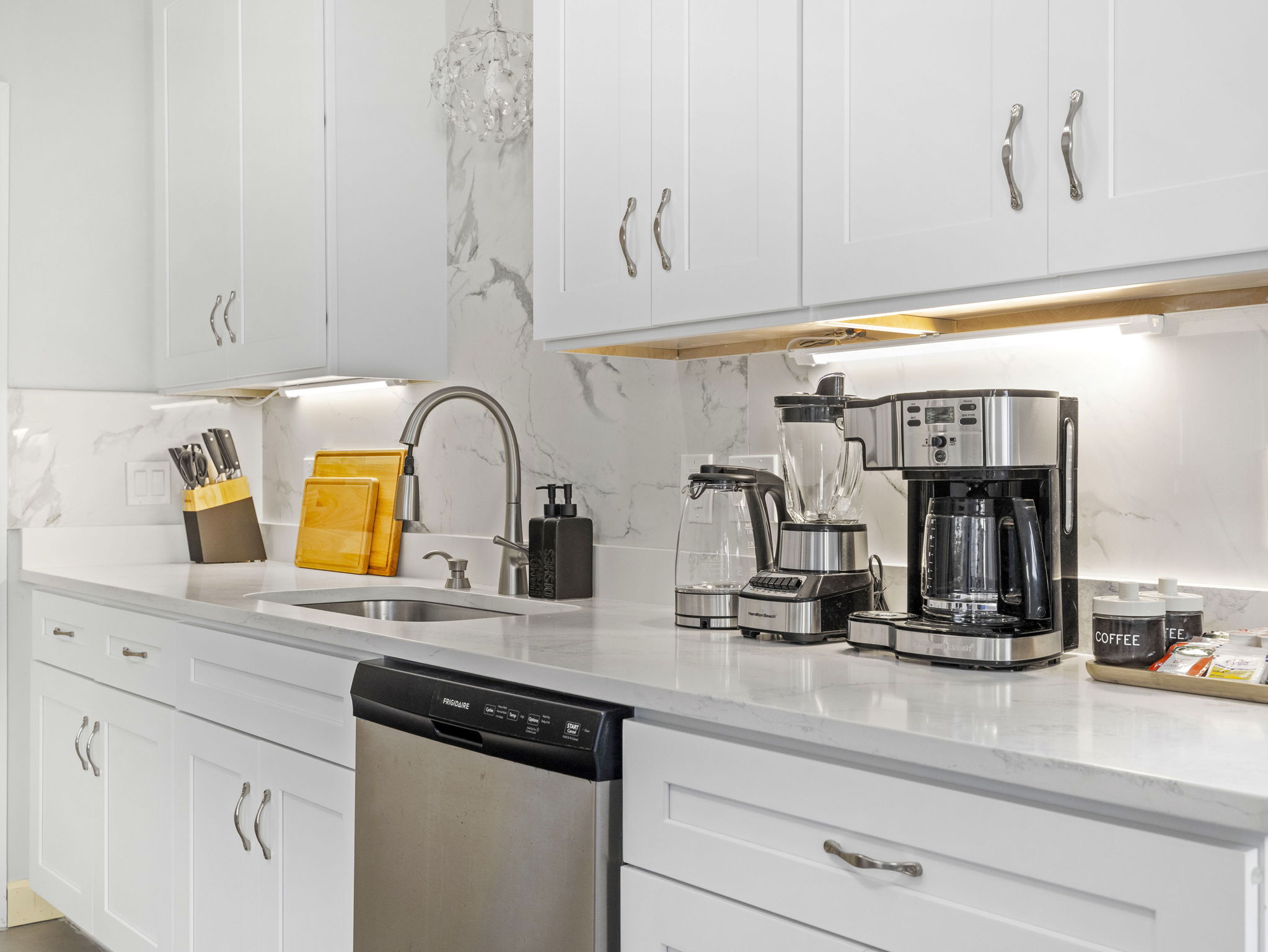 Building Photo - 110 Glen St