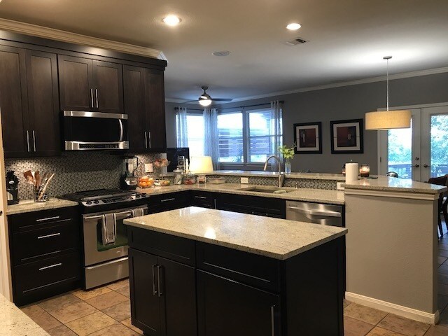 Building Photo - 807 Windhurst