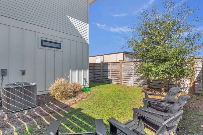 Building Photo - 1419 Mackerel Ln