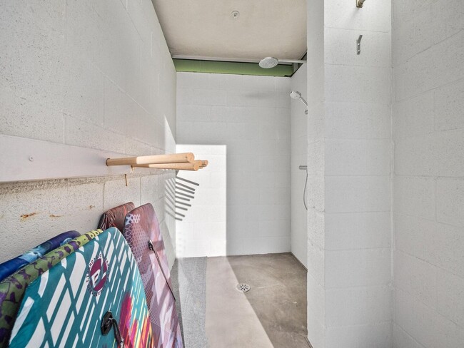 Building Photo - Solana Beach Paradise