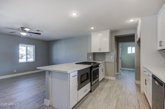 Building Photo - 557 W Toledo St