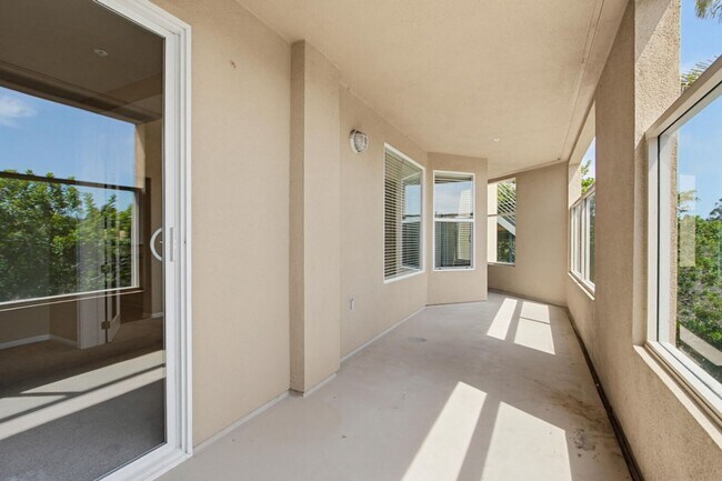 Building Photo - 823 Kalpati Cir