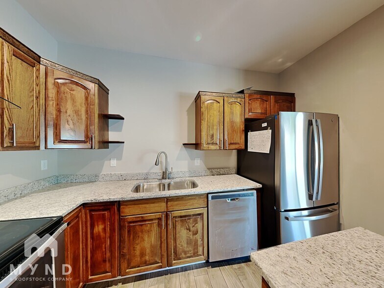 Building Photo - 2217 N 87th Dr
