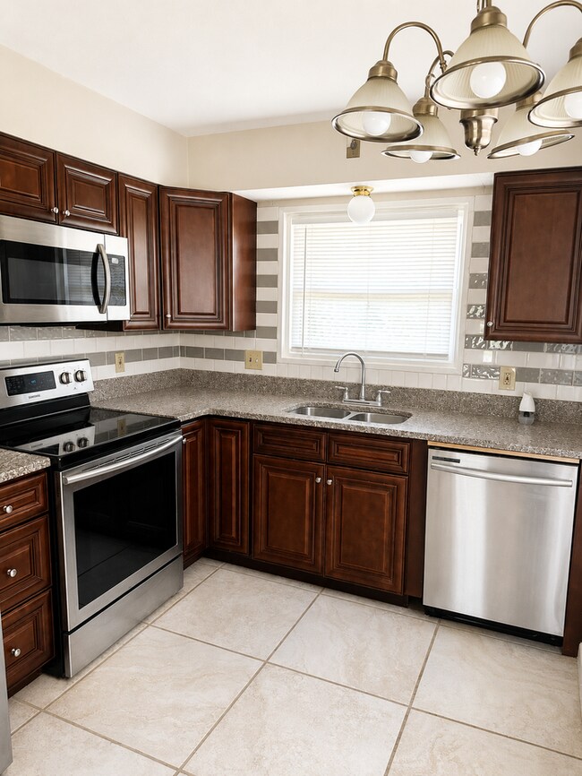 Building Photo - 10933 Brookings Dr