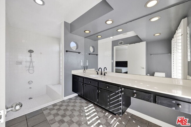 Building Photo - 906 Whitehaven Terrace