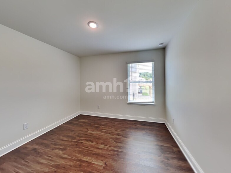 Building Photo - 1401 Alcovy Rd SE