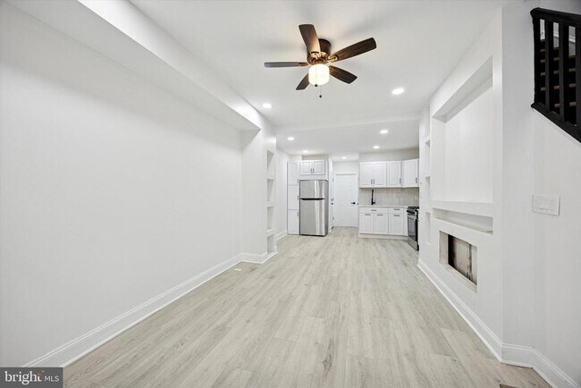 Building Photo - 3241 N Etting St