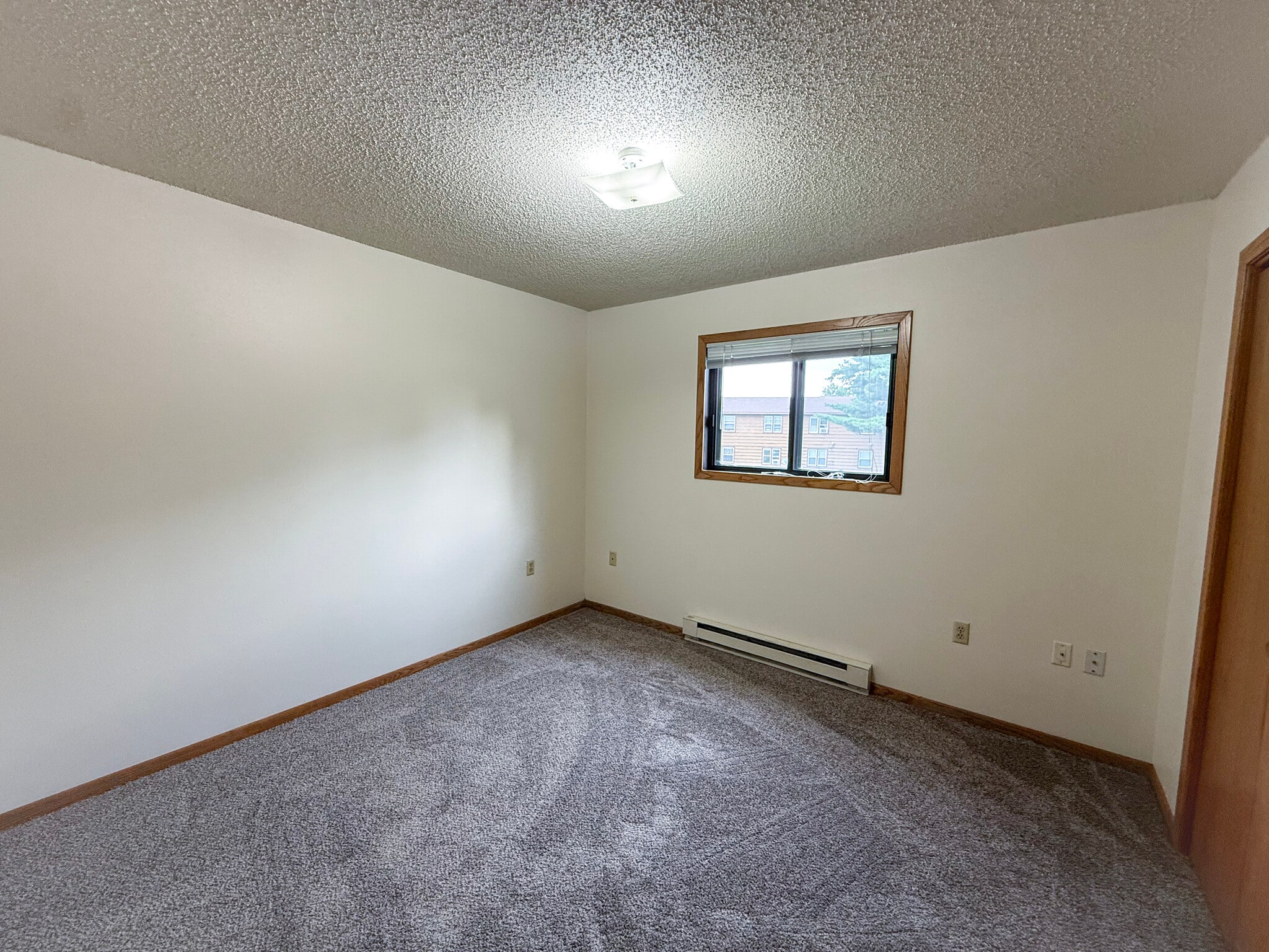 Building Photo - 2820 Edgewood Dr