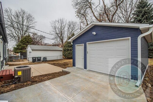 Building Photo - 1/2 OFF OF FIRST MONTH'S RENT! | Modern 3 Bd/2Ba Home | Near Aksarben