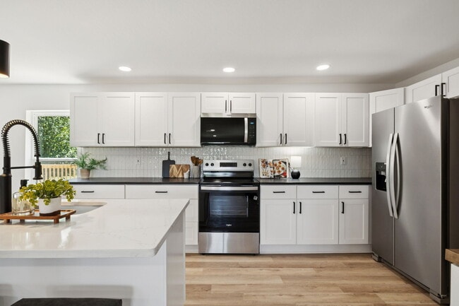 Building Photo - 934 Old Rome Pike