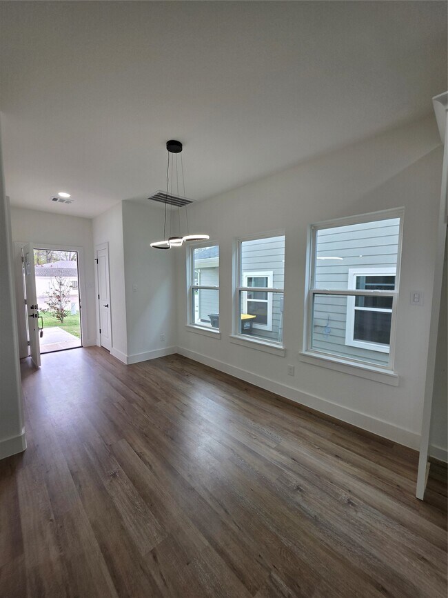 Building Photo - 1407 Odd Fellow St