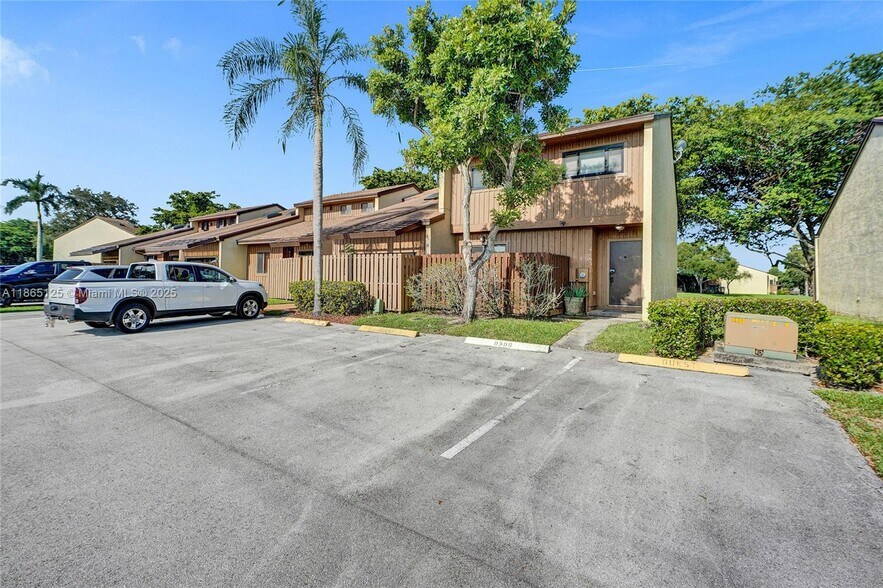 Building Photo - 4163 SW 85th Ave