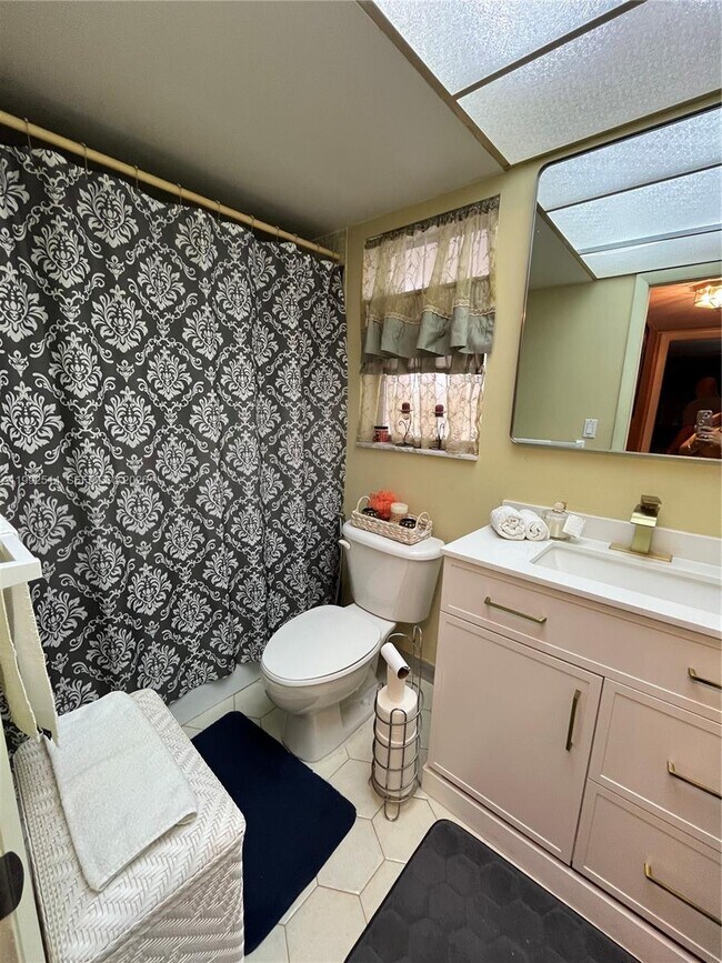 Building Photo - 8135 Sunrise Lakes Blvd