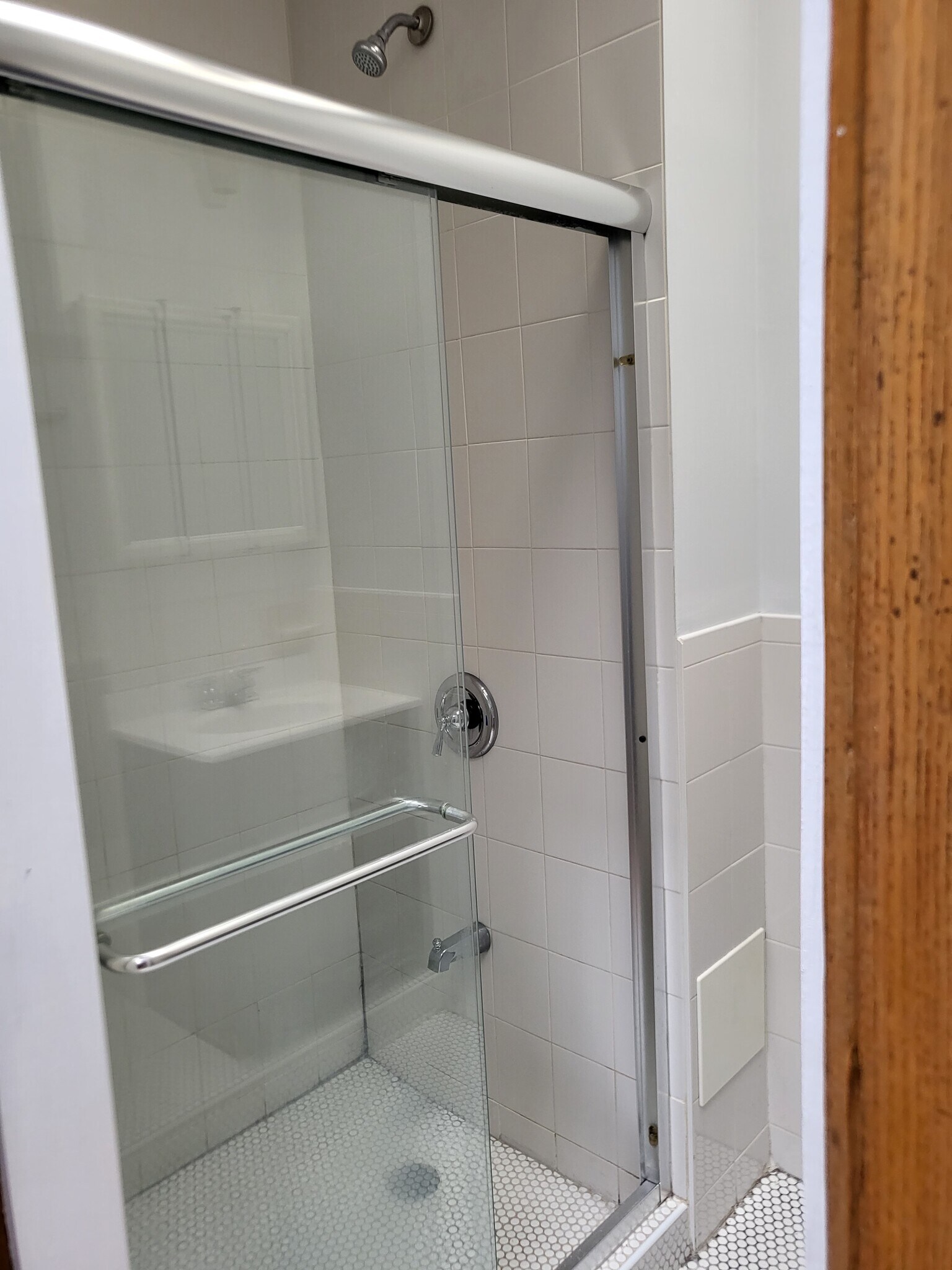 Bathrm W/Shower - 19 Revere Pl