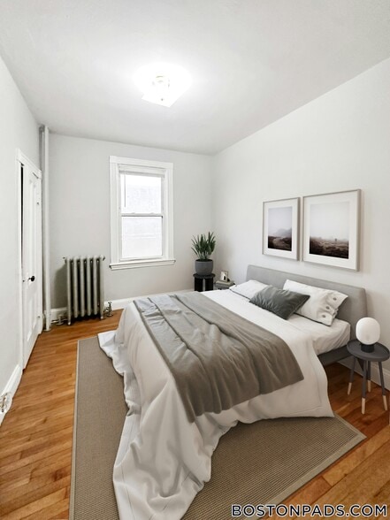 Building Photo - 17 Pond St