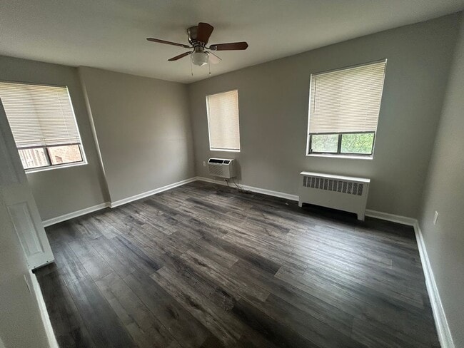 Building Photo - Top-Floor 2-Bedroom Condo in Southwest DC ...