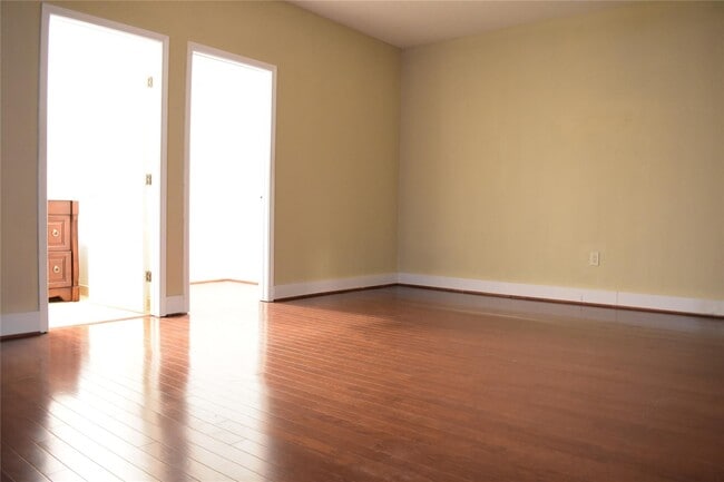 Building Photo - 5515 Petty St