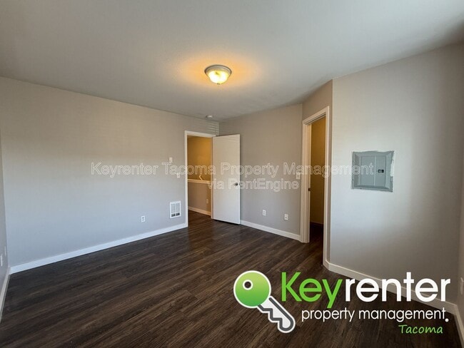 Building Photo - 5002 S 30th St