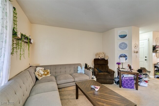 Building Photo - 2750 Durango Dr