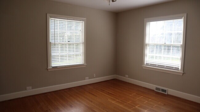 Building Photo - 1016 Wickford Rd