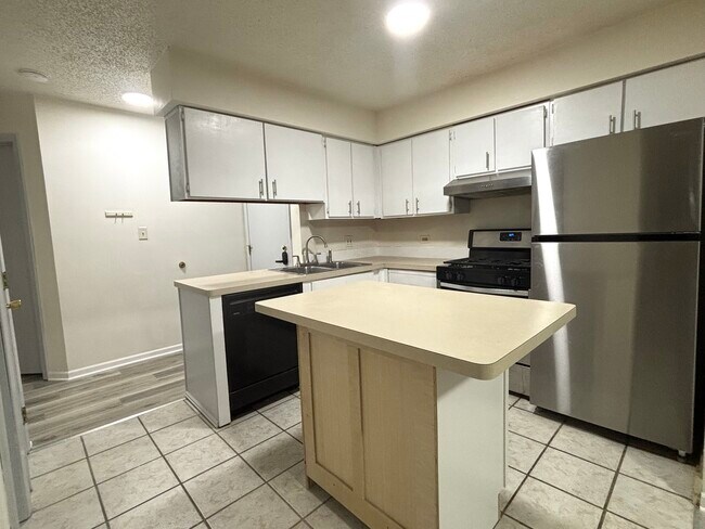 kitchen - 15 Echo Ct