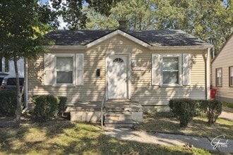 Building Photo - 3 Bedroom Ranch in Eastpointe! - $1,200