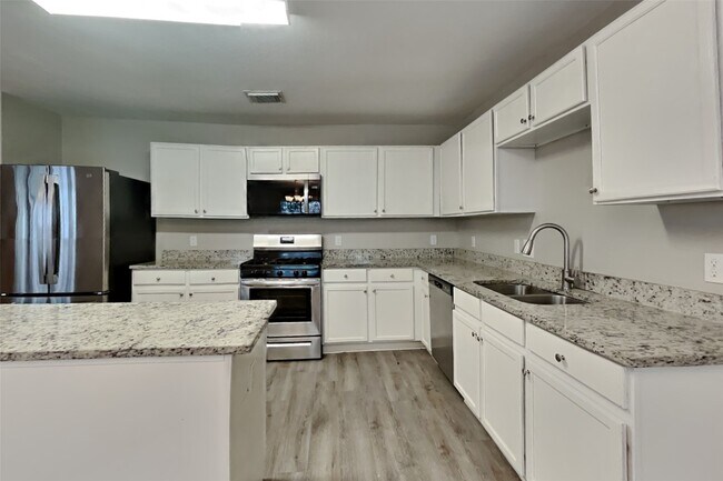 Building Photo - 21210 Bridgemeadows Ln