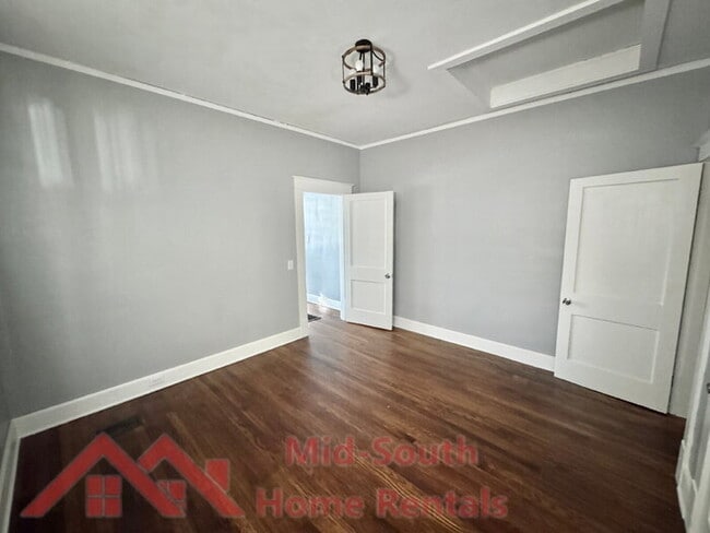 Building Photo - 666 Landis St