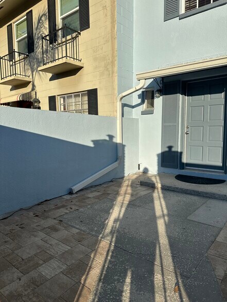 Building Photo - 10035 N 53rd St