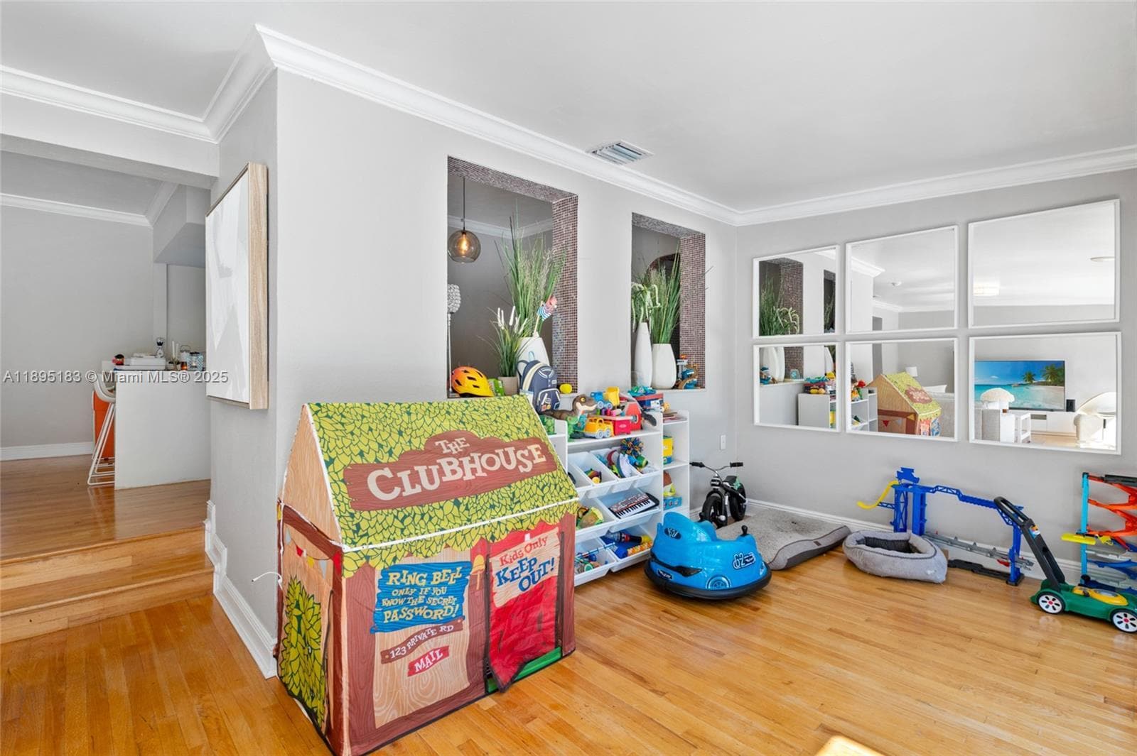 Building Photo - 10626 NE 10th Ct