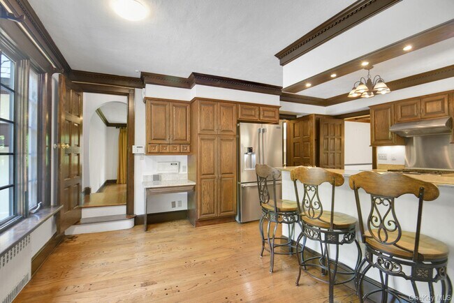 Building Photo - 46 Fenimore Rd