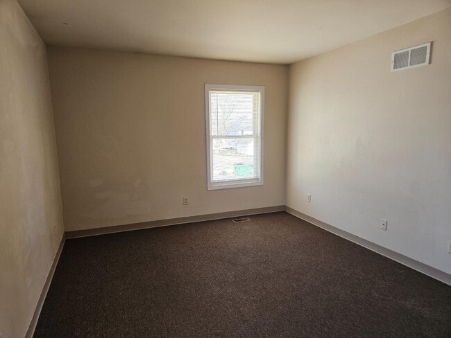 Building Photo - 516 W Pierce St