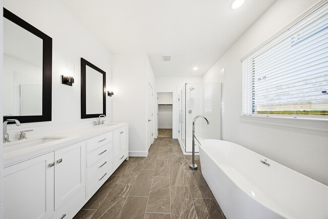 Building Photo - 7930 Palm Glade Dr