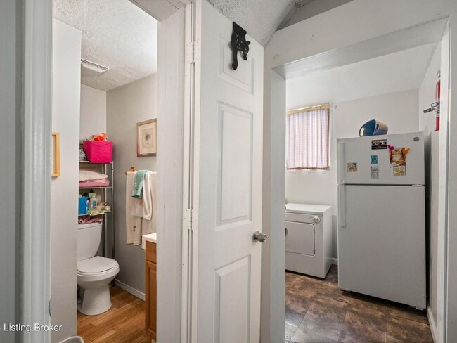 Building Photo - 1406 Walter Ave