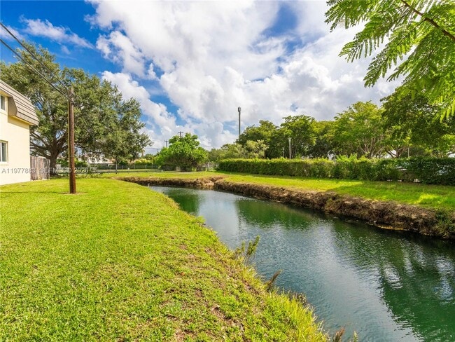 Building Photo - 8329 SW 137th Ave