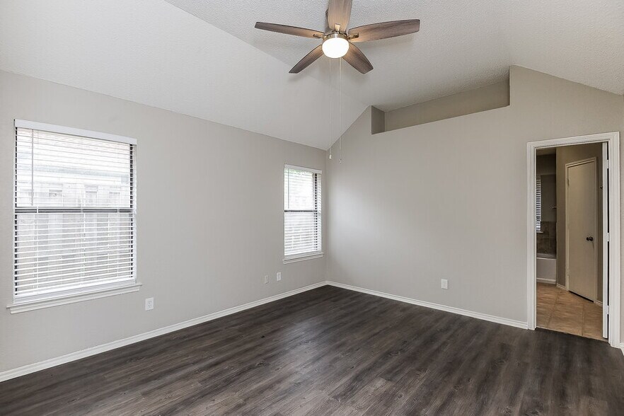Building Photo - 6504 Running Creek Dr