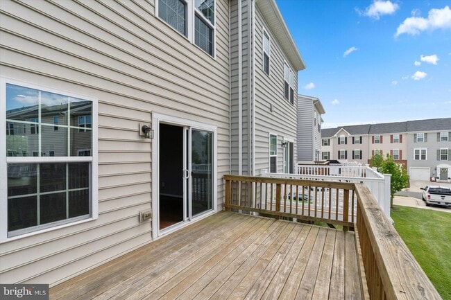 Building Photo - 6190 Willow Pl