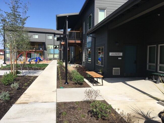 Primary Photo - Molalla Gardens