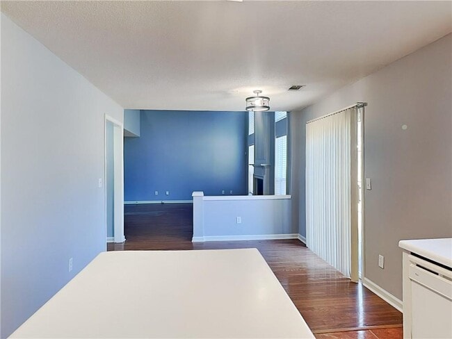 Building Photo - 3562 Courtfield Trace NE