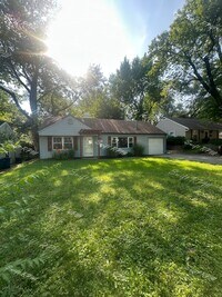 Building Photo - 7536 State Line Rd