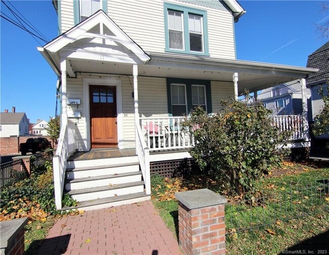 Building Photo - 11 Dolsen Pl