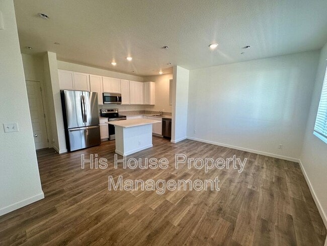 Building Photo - 3904 Pinnacles Ct