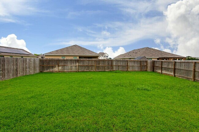 Building Photo - "Charming 3-Bed, 2-Bath Home in Bryan, TX!"