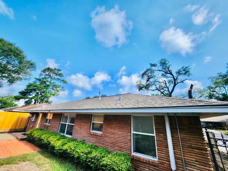Building Photo - 1635 Wilde Rock Way